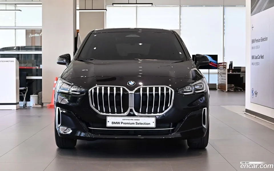 BMW 2 Series Active Tourer 220i 2025 — миниатюра 3