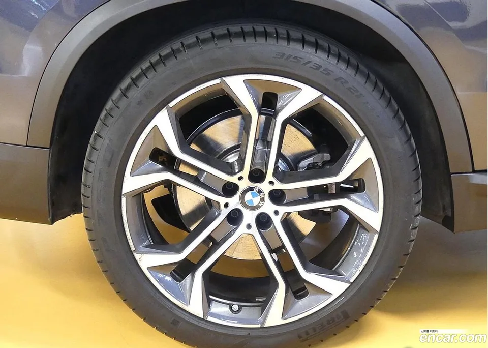 BMW X5 xDrive 30d xLine 2022 — миниатюра 2