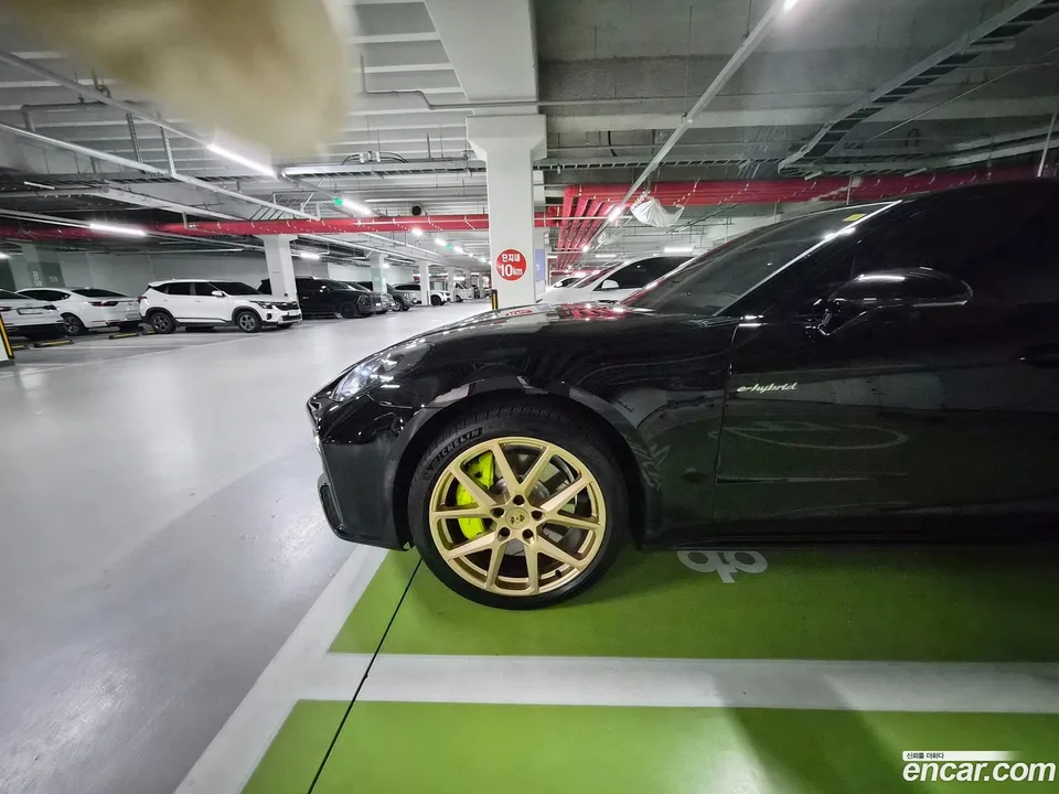 Porsche Panamera (976) 2.9 AWD E- 2025 — миниатюра 2