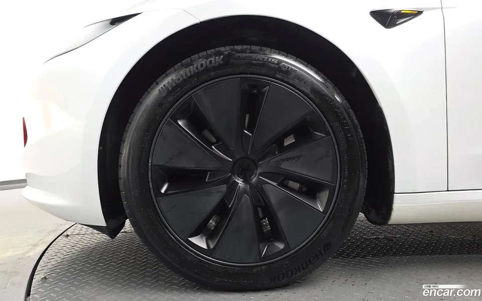 Tesla Model 3 AWD 2024 — миниатюра 2