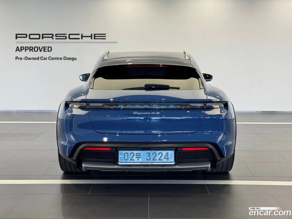 Porsche Taycan 4S 2023 — миниатюра 2