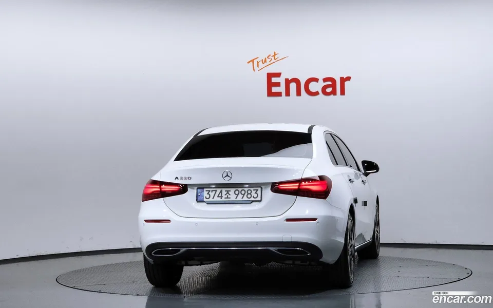 Mercedes-Benz A-Class A220 2024 — миниатюра 4