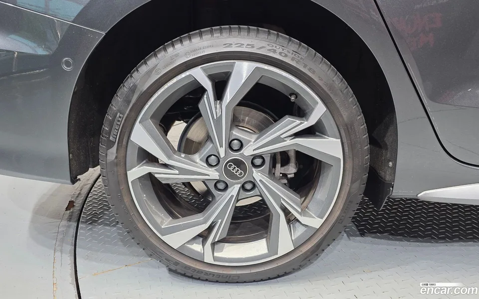 Audi A3 (8Y) 40 TFSI 2023 — миниатюра 5