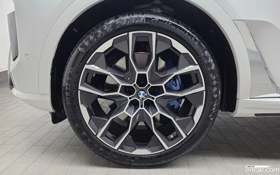 BMW X7 xDrive 40i M 6 2023 — миниатюра 2