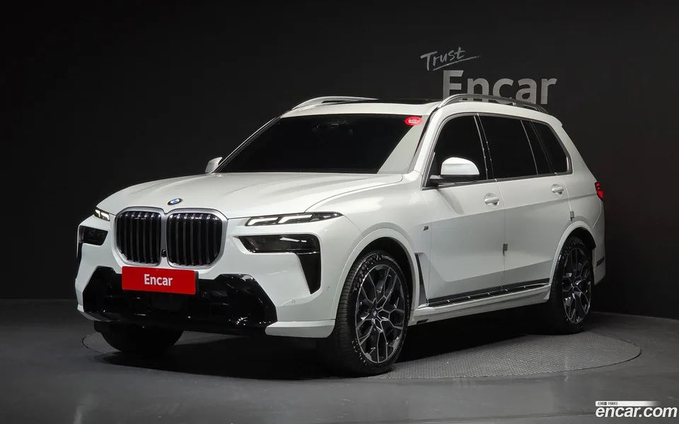BMW X7 xDrive 40i M 6 2023 — фото 1, купить с доставкой в Москву