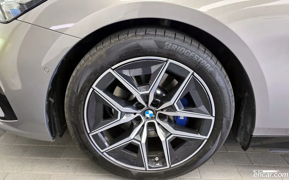 BMW 5 Series 520i M 2025 — миниатюра 2