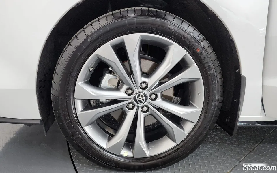 Toyota Sienna 2.5 2WD 2025 — миниатюра 2