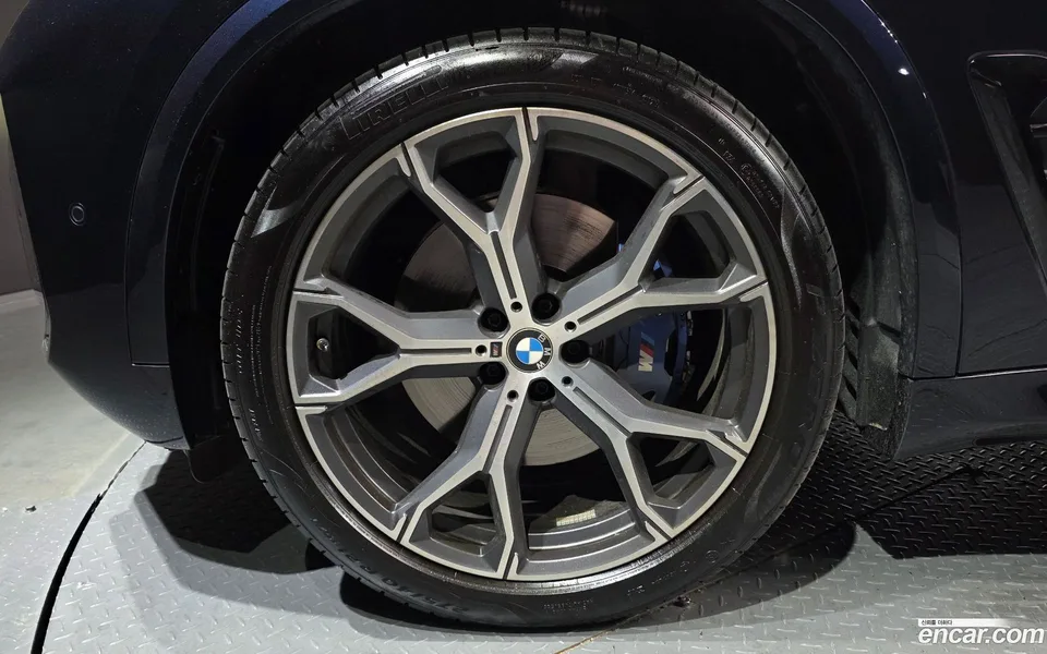 BMW X5 xDrive 40i M 2025 — миниатюра 2