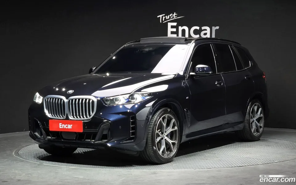 BMW X5 xDrive 40i M 2025 — фото 1, купить с доставкой в Москву