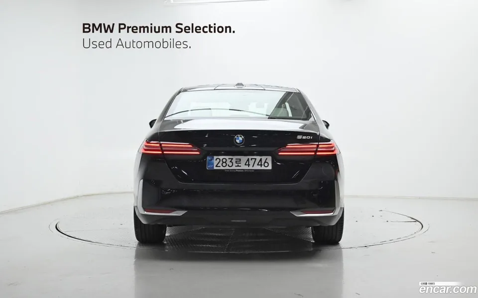 BMW 5 Series 520i 2025 — миниатюра 4