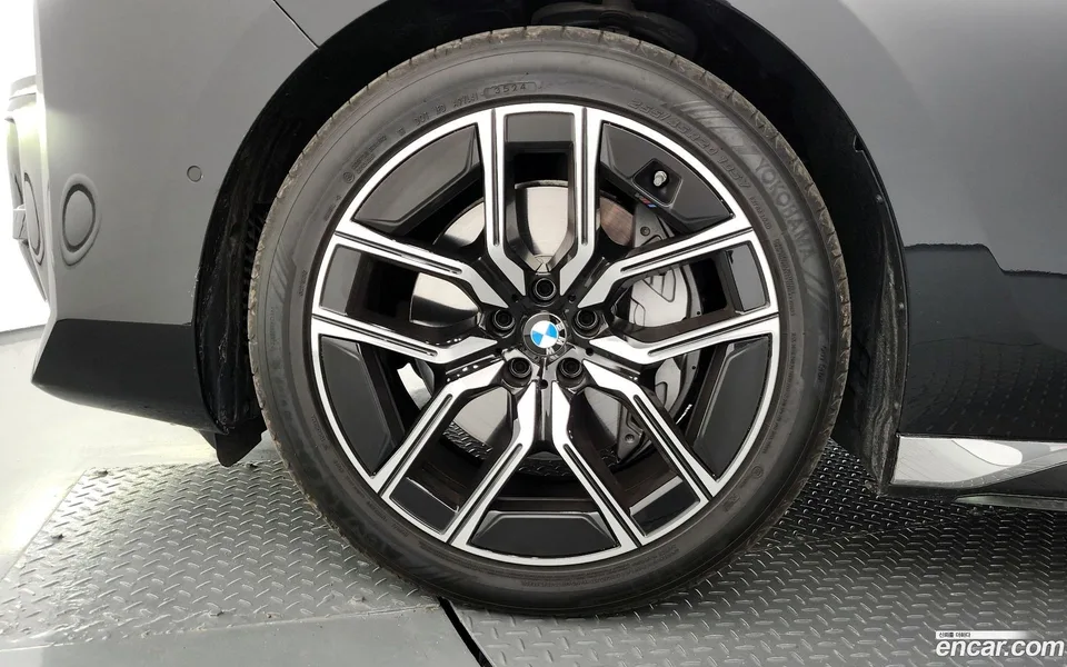 BMW 7 Series 740i xDrive M 2025 — миниатюра 5