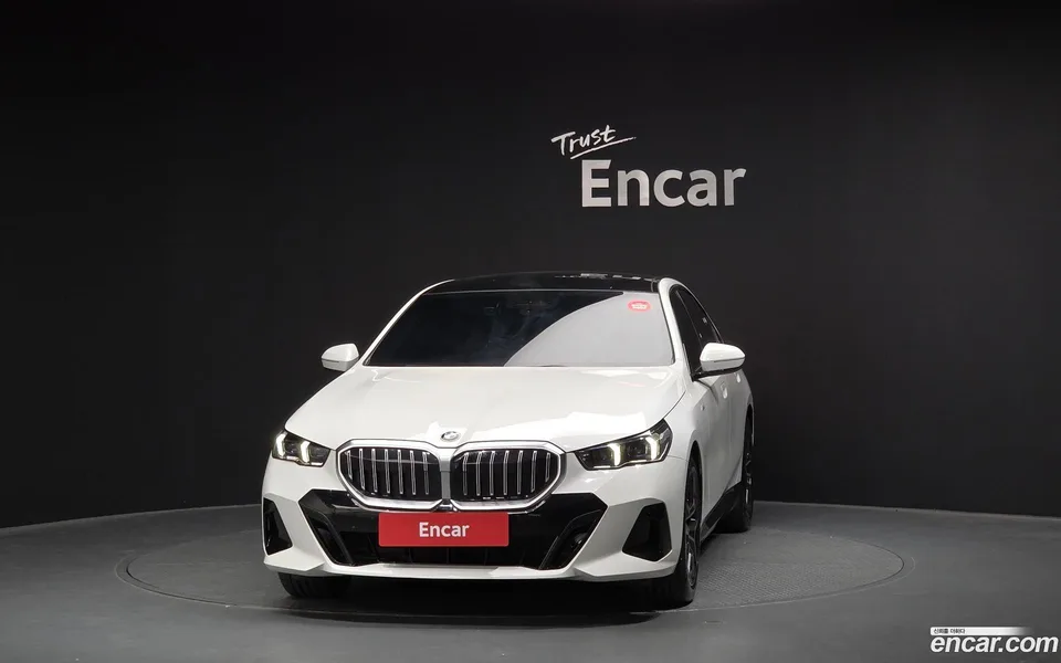 BMW 5 Series 520i M 2025 — миниатюра 3