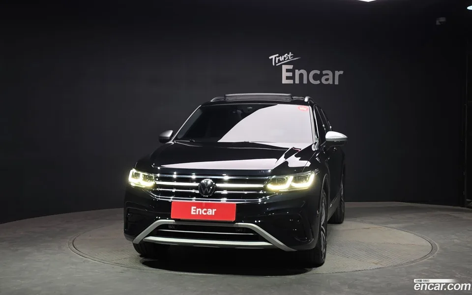 Volkswagen Tiguan Allspace 2.0 TSI 2023 — миниатюра 3