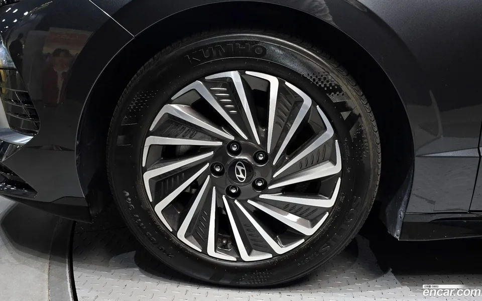 Hyundai Sonata The Edge Hybrid 2024 — миниатюра 2