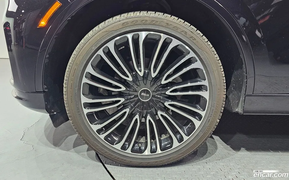 Lincoln Aviator 3.0 AWD 2025 — миниатюра 5
