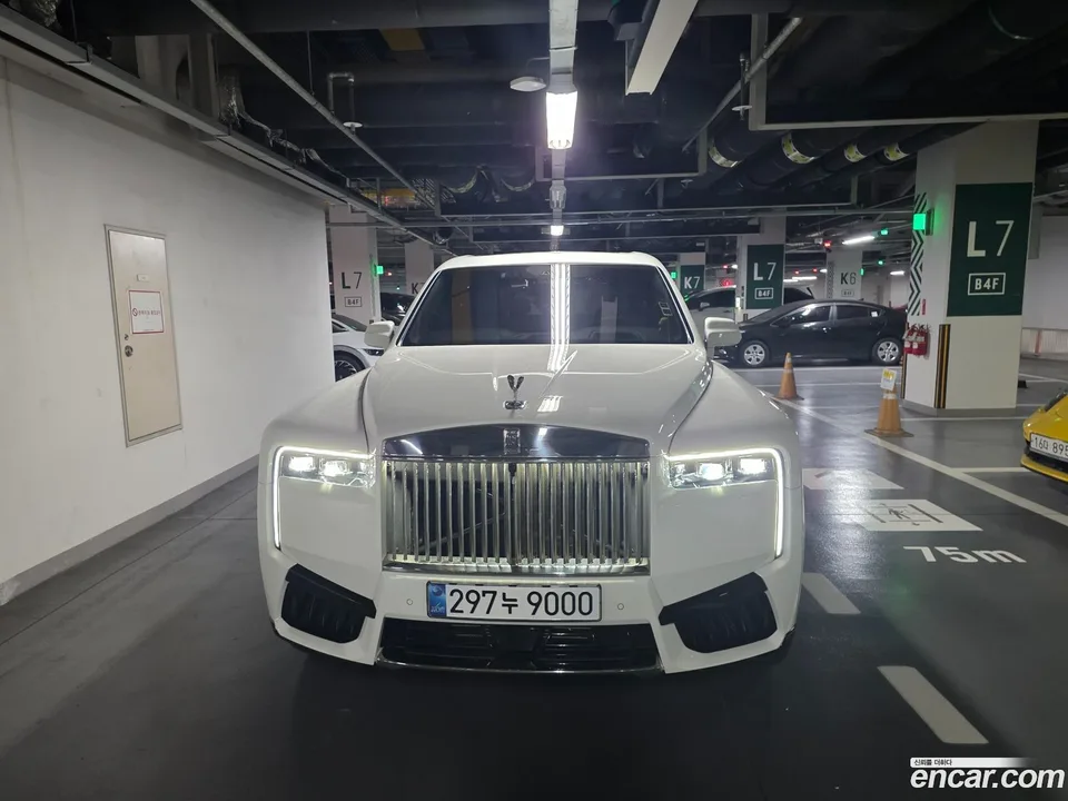 Rolls-Royce Cullinan 6.7 V12 2025 — фото 1, купить с доставкой в Москву