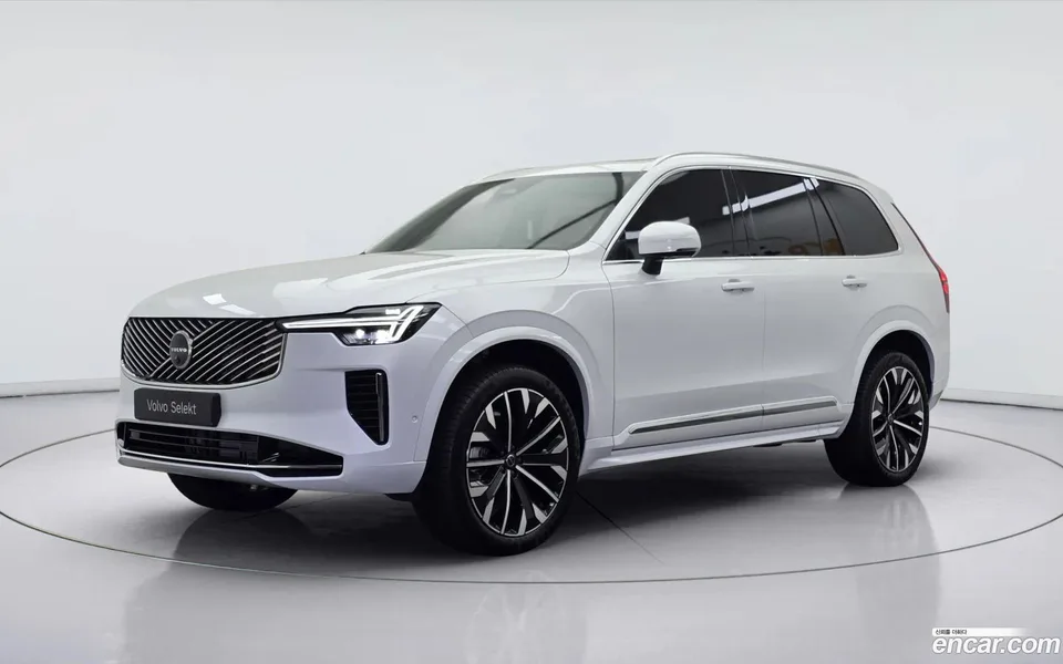Volvo XC90 B6 2025 — фото 1, купить с доставкой в Москву