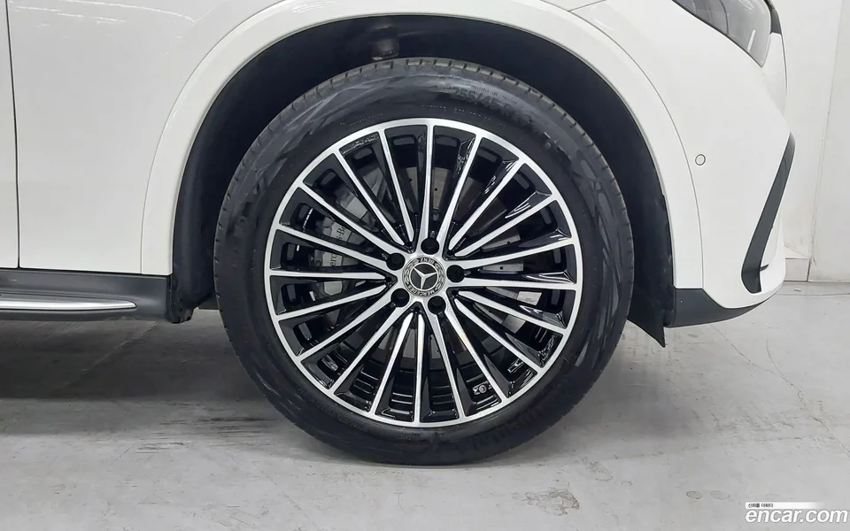 Mercedes-Benz GLC-Class GLC300 4MATIC 2024 — thumbnail 5