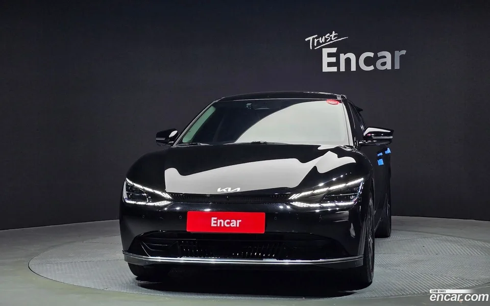 Kia EV6 2023 — миниатюра 3