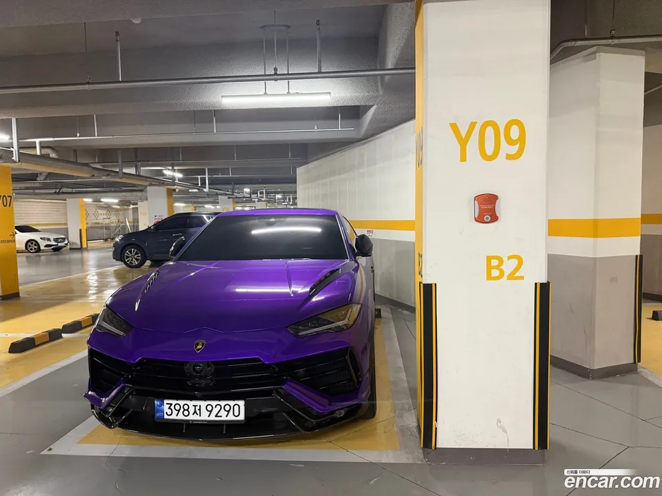 Lamborghini Urus 4.0 V8 2023 — миниатюра 3
