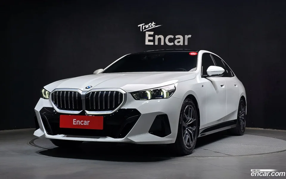 BMW 5 Series 520i M 2024 — photo 1, buy with delivery to Moscow