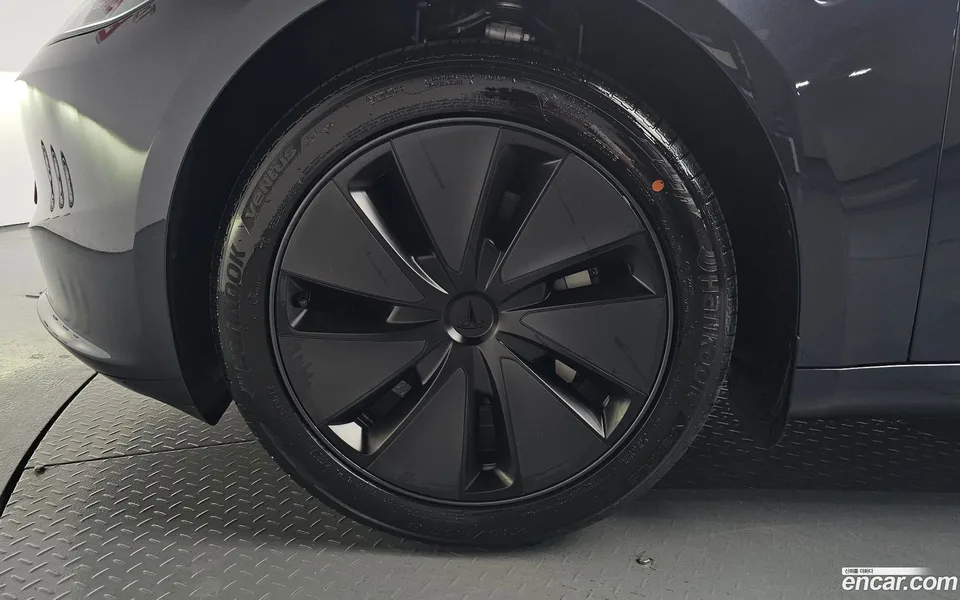 Tesla Model 3 RWD 2026 — миниатюра 2