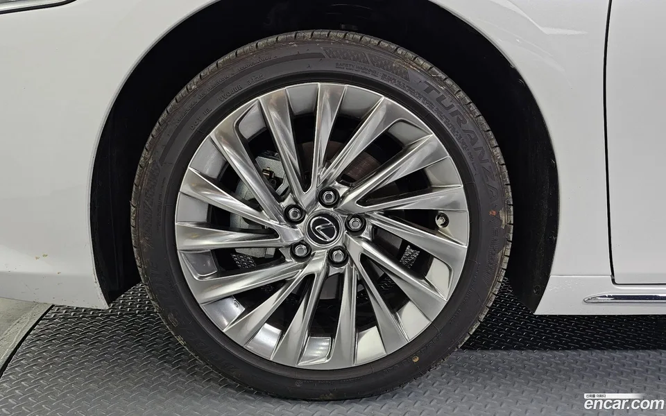 Lexus ES 300h 2026 — миниатюра 5