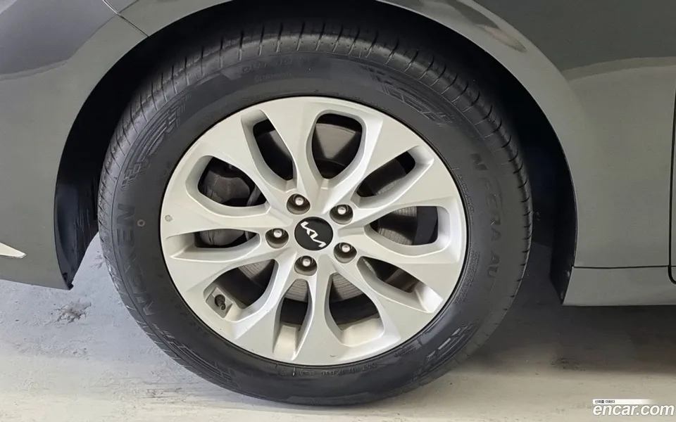 Kia K8 3.5 LPG 2WD 2022 — thumbnail 5