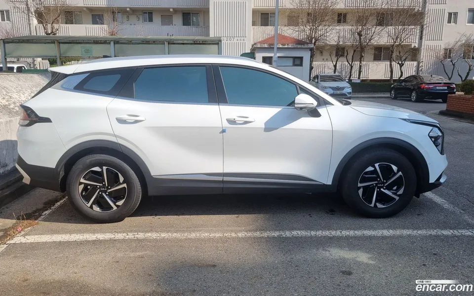 Kia Sportage Hybrid 2WD 2024 — thumbnail 2