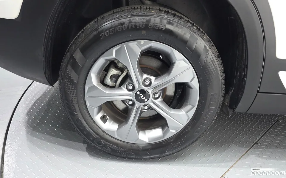 Kia Seltos 1.6 2WD 2024 — миниатюра 5