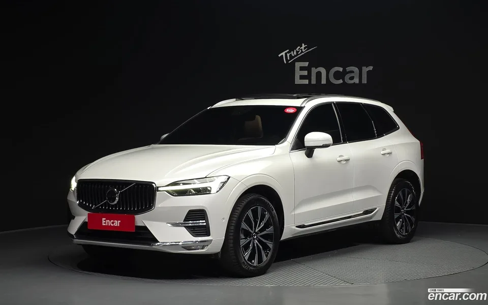 Volvo XC60 B5 2023 — фото 1, купить с доставкой в Москву
