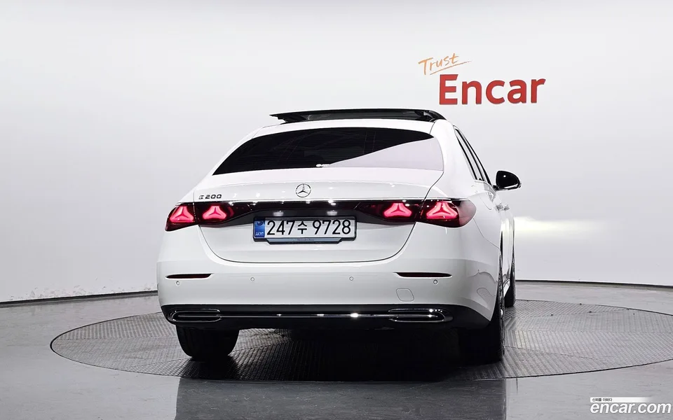 Mercedes-Benz E-Class E200 2025 — миниатюра 4