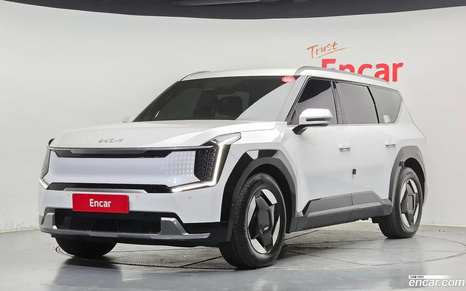 Kia EV9 2WD 2023 — фото 1, купить с доставкой в Москву