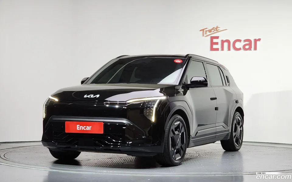 Kia EV3 2WD 2024 — фото 1, купить с доставкой в Москву
