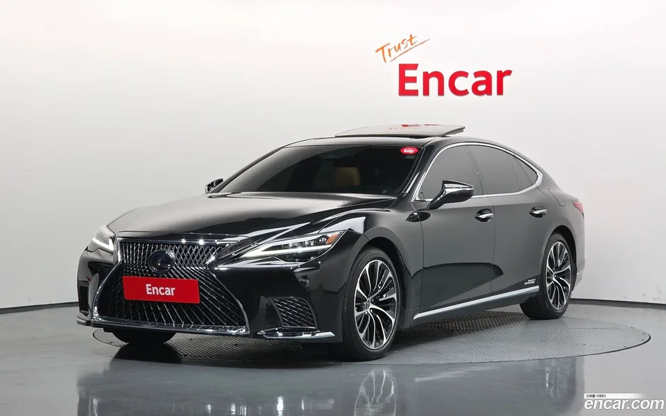 Lexus LS 500h 3.5 AWD 2022 — фото 1, купить с доставкой в Москву