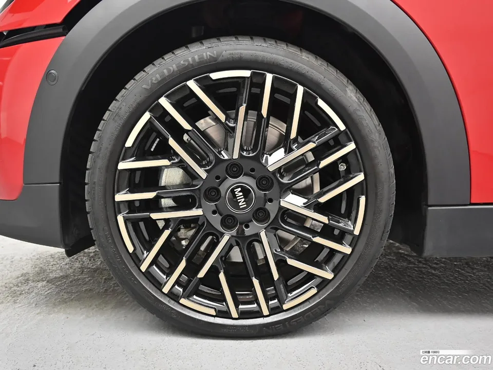 MINI Cooper S 5 2025 — thumbnail 2