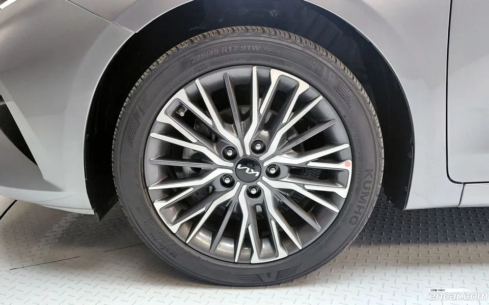 Kia K3 1.6 2023 — thumbnail 2