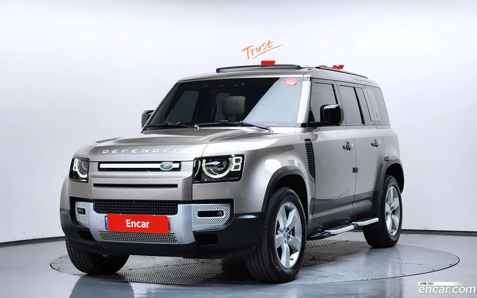 Land Rover Defender 110 D300 HSE 2022 — фото 1, купить с доставкой в Москву