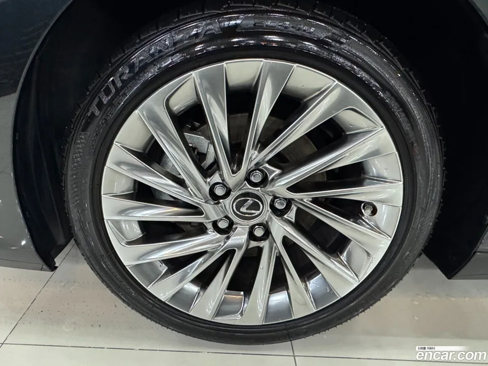 Lexus ES 300h 2024 — миниатюра 2