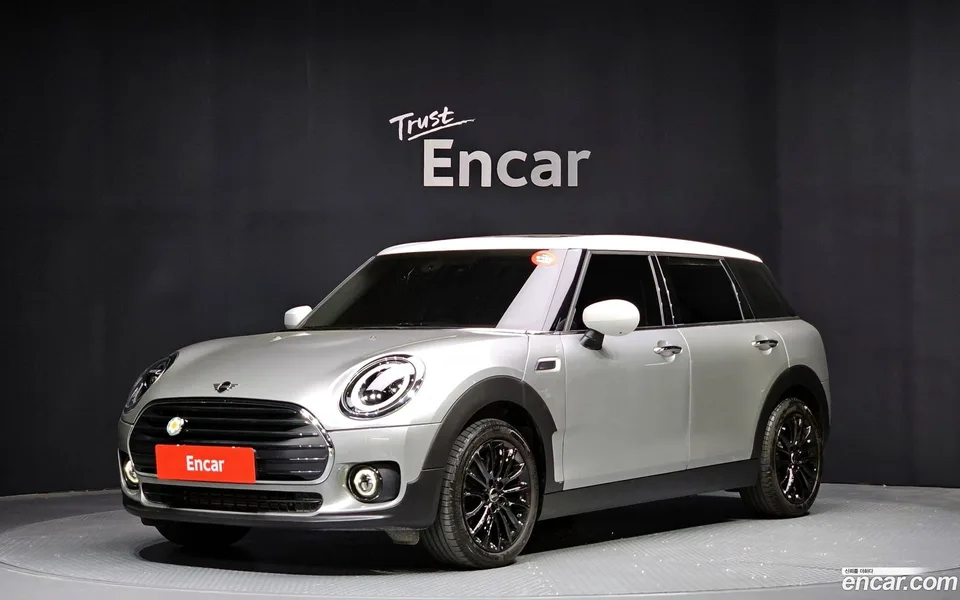 MINI Cooper Clubman 2023 — фото 1, купить с доставкой в Москву