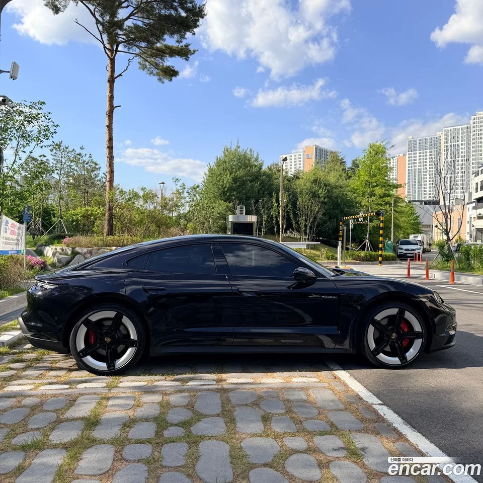 Porsche Taycan 4S 2025 — миниатюра 2