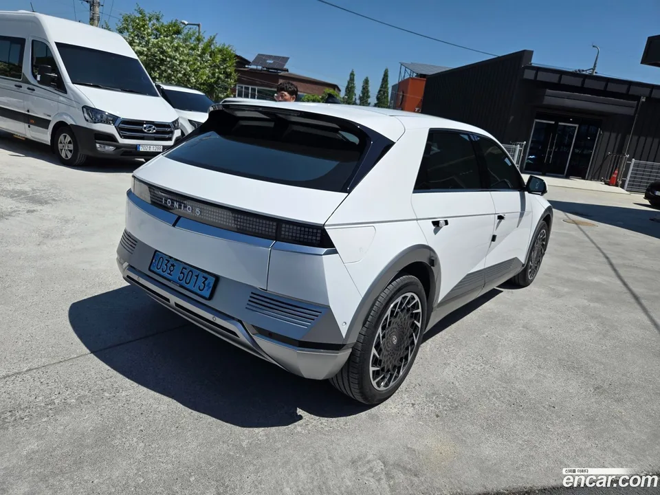 Hyundai Ioniq 5 2023 — миниатюра 2