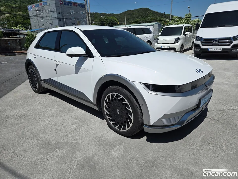Hyundai Ioniq 5 2023 — миниатюра 3