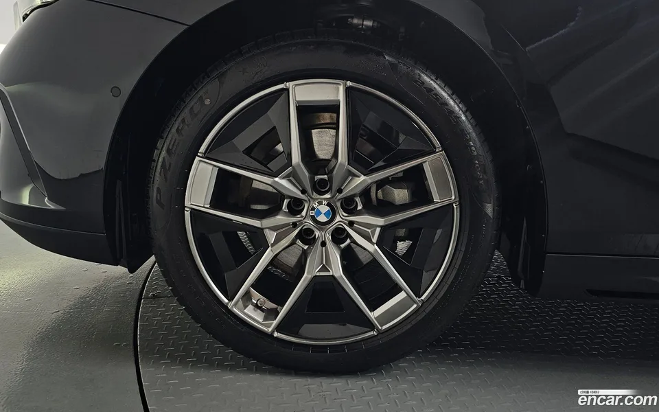 BMW 5 Series 520i 2025 — миниатюра 5