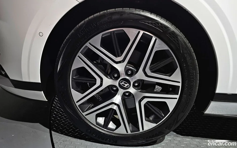 Hyundai Grandeur 2.5 2WD 2023 — миниатюра 5