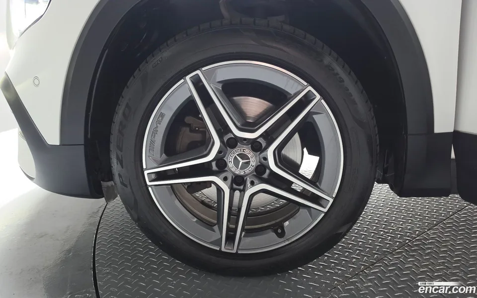 Mercedes-Benz GLB-Class GLB250 4MATIC 2022 — миниатюра 2