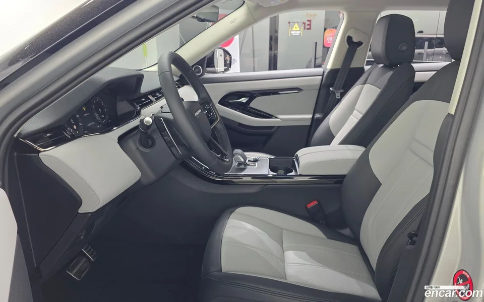 Land Rover Range Rover Evoque P250 SE 2025 — миниатюра 3