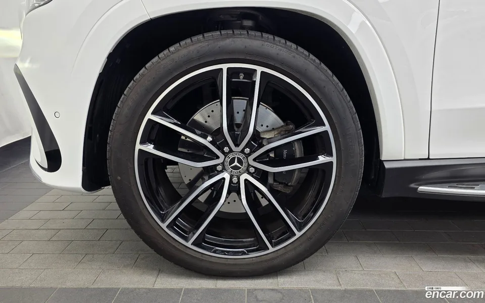 Mercedes-Benz GLS-Class GLS580 4MATIC 2024 — миниатюра 5