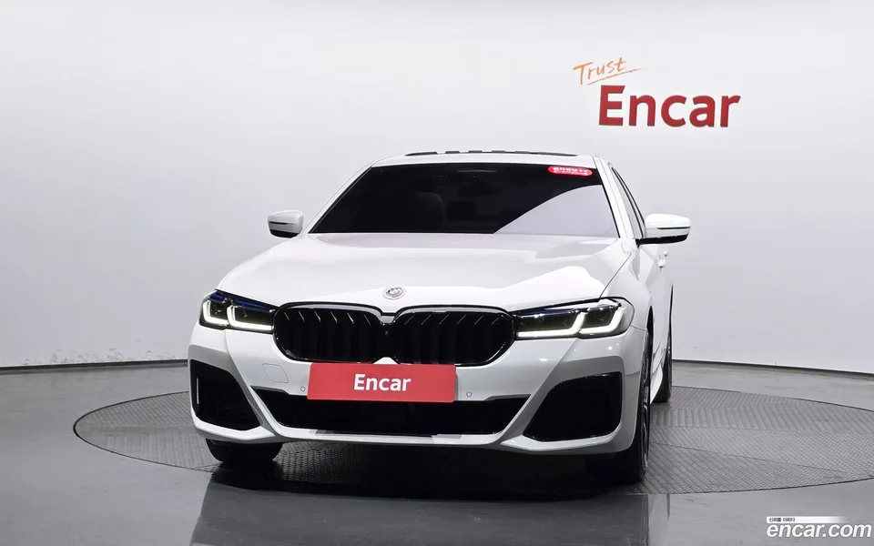 BMW 5 Series 530e M 2023 — миниатюра 3