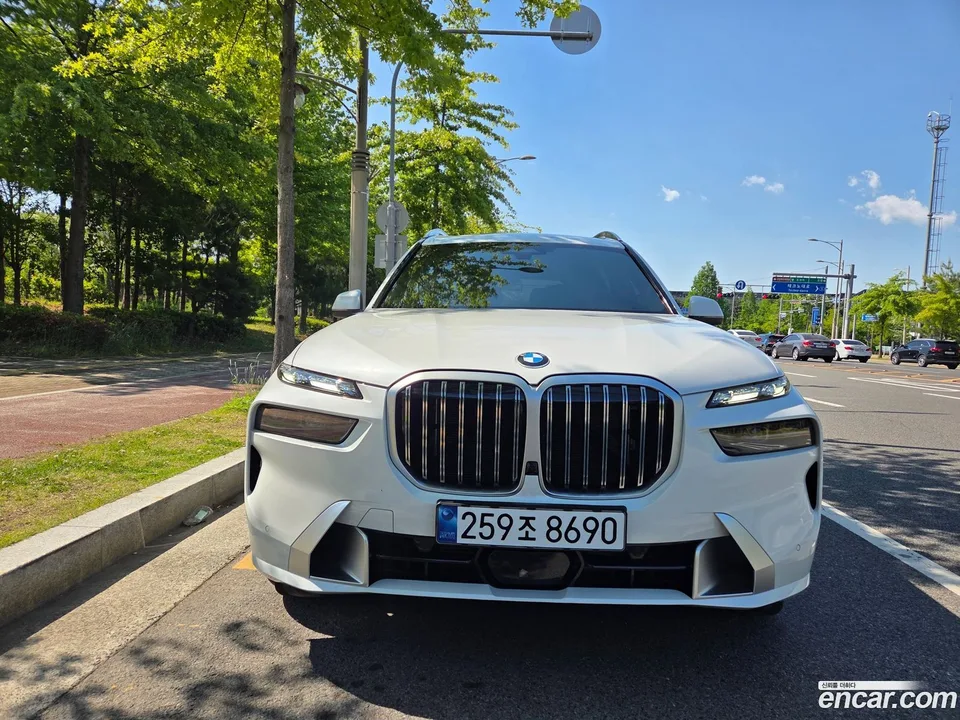 BMW X7 xDrive 40d 6 2025 — миниатюра 3